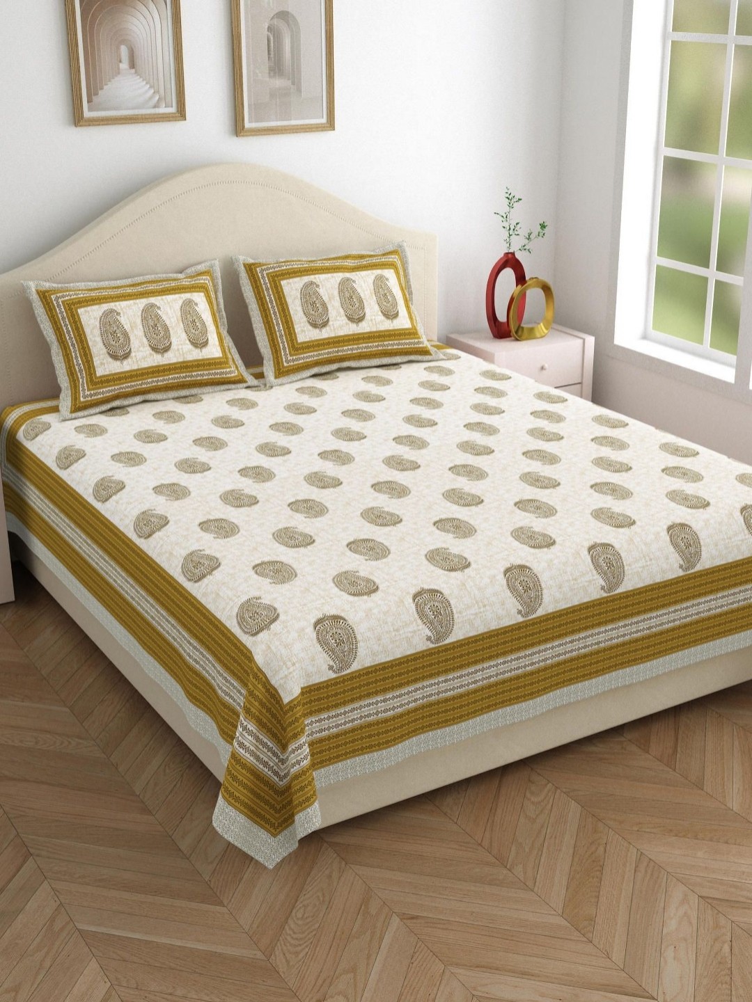 

Salona Bichona Brown Floral Printed 120 TC Pure Cotton Queen Bedsheet With 2 Pillow Covers