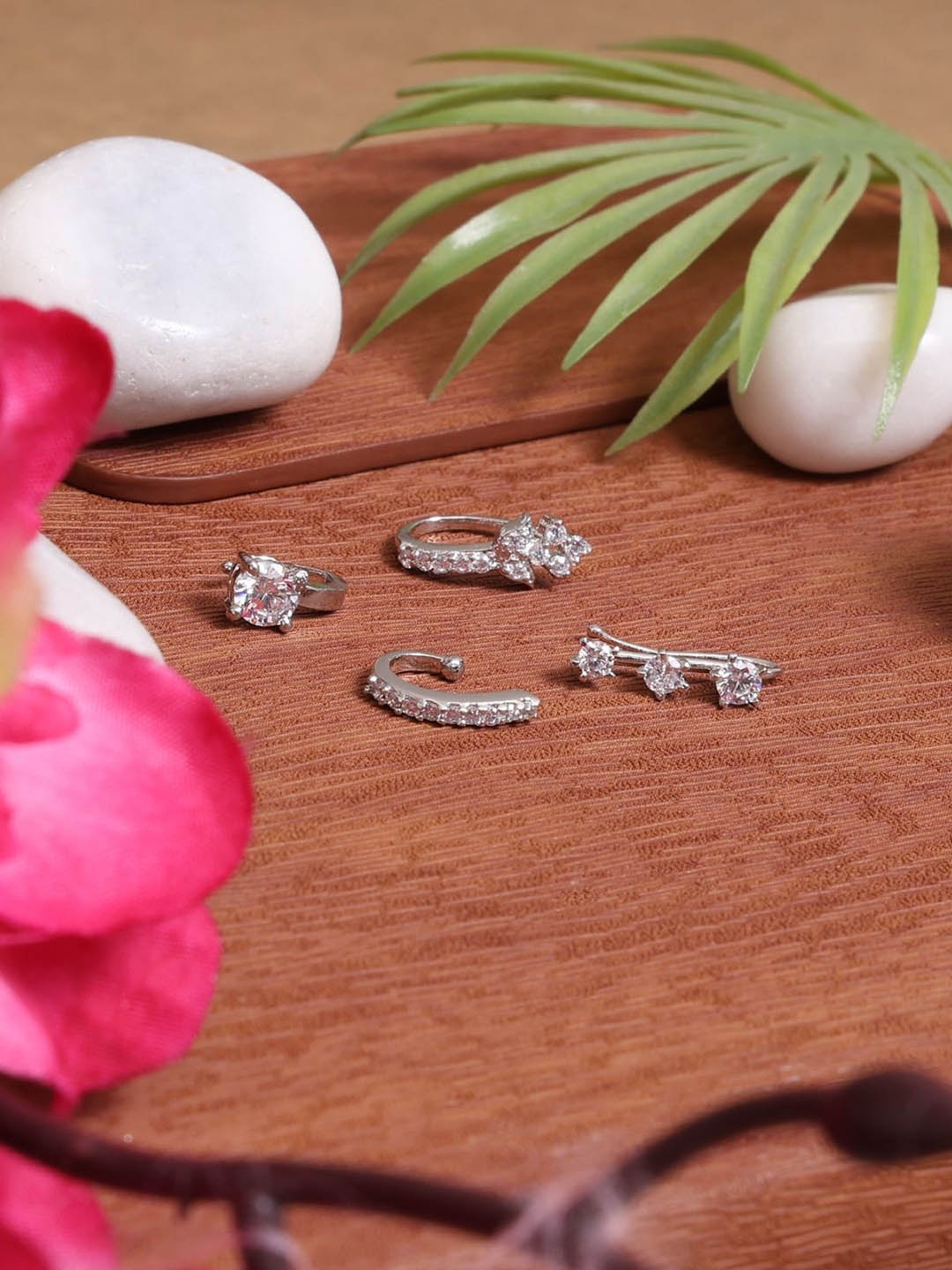 

Mali Fionna Set Of 4 Silver-Plated Artificial Stones and Beads Stud Nosepins