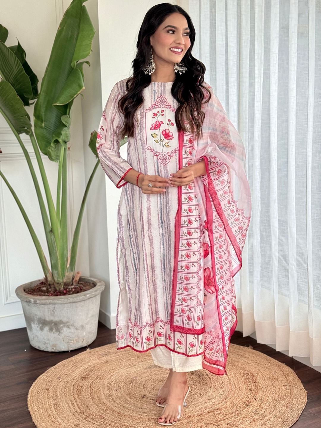 

NIZA FASHION Floral Printed Straight Kurta with Trousers & Dupatta, White