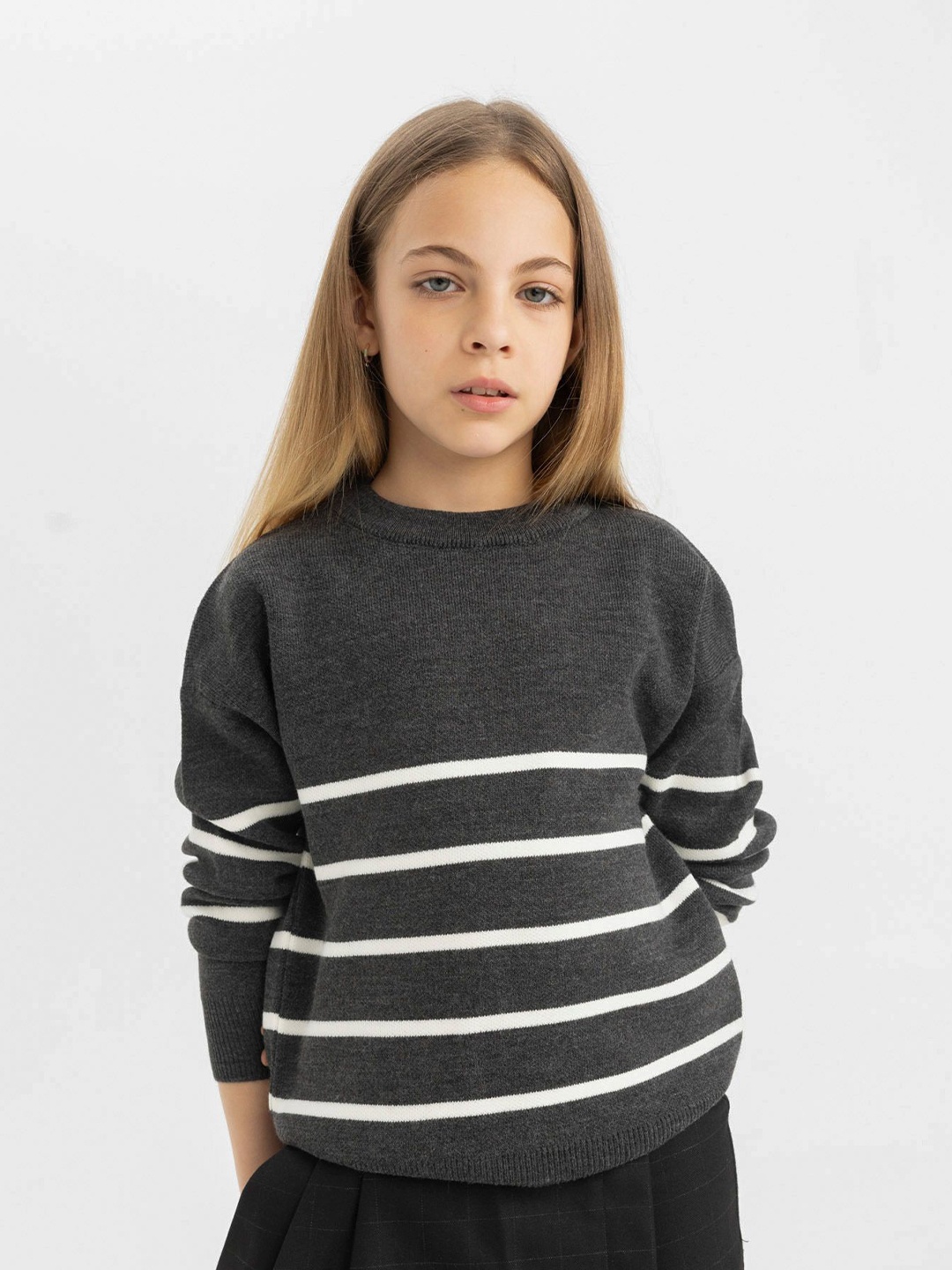 

DeFacto Girls Striped Pullover, Charcoal