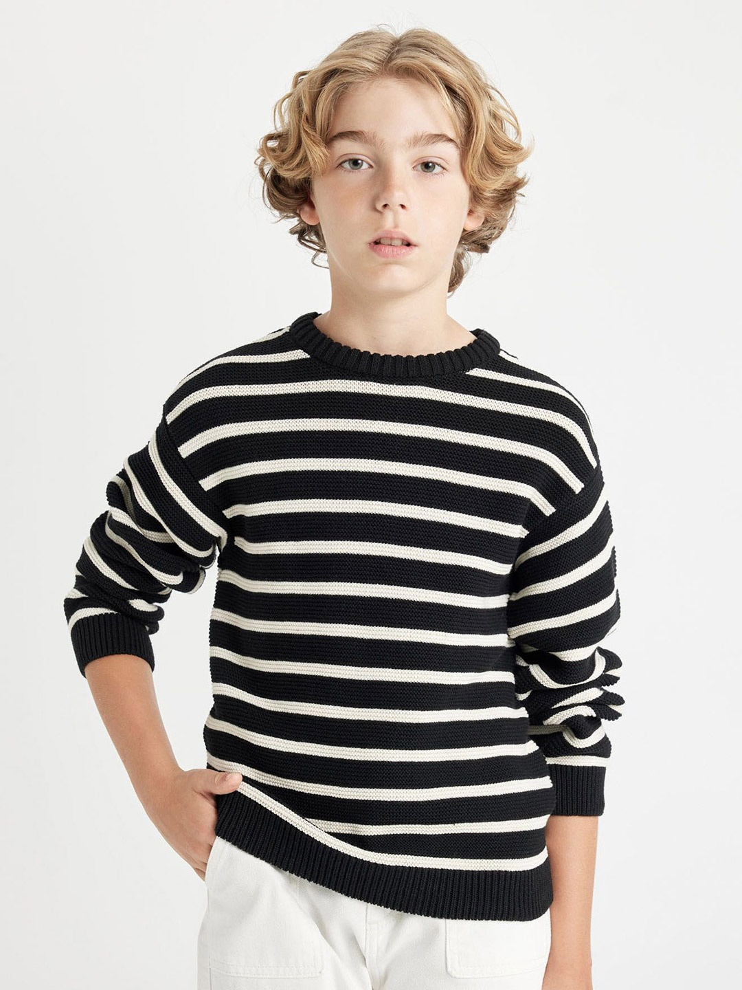 

DeFacto Boys Striped Pullover, Navy blue