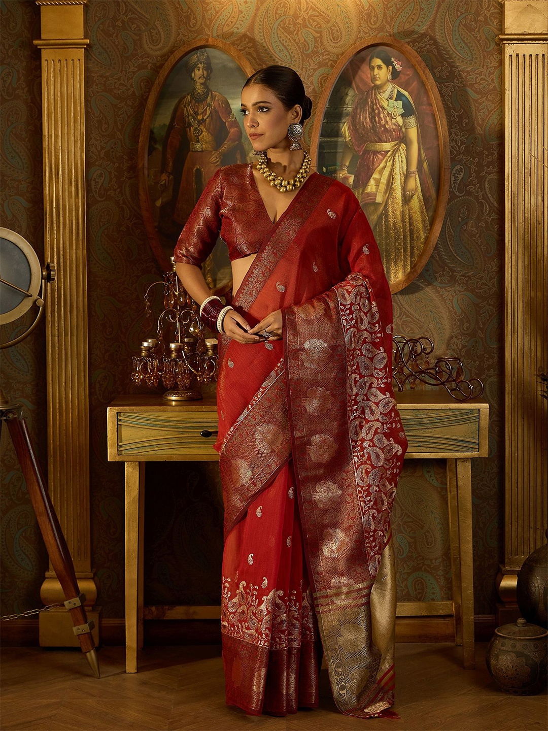 

Dori Paisley Motif Zari Woven Banarasi Saree, Rust