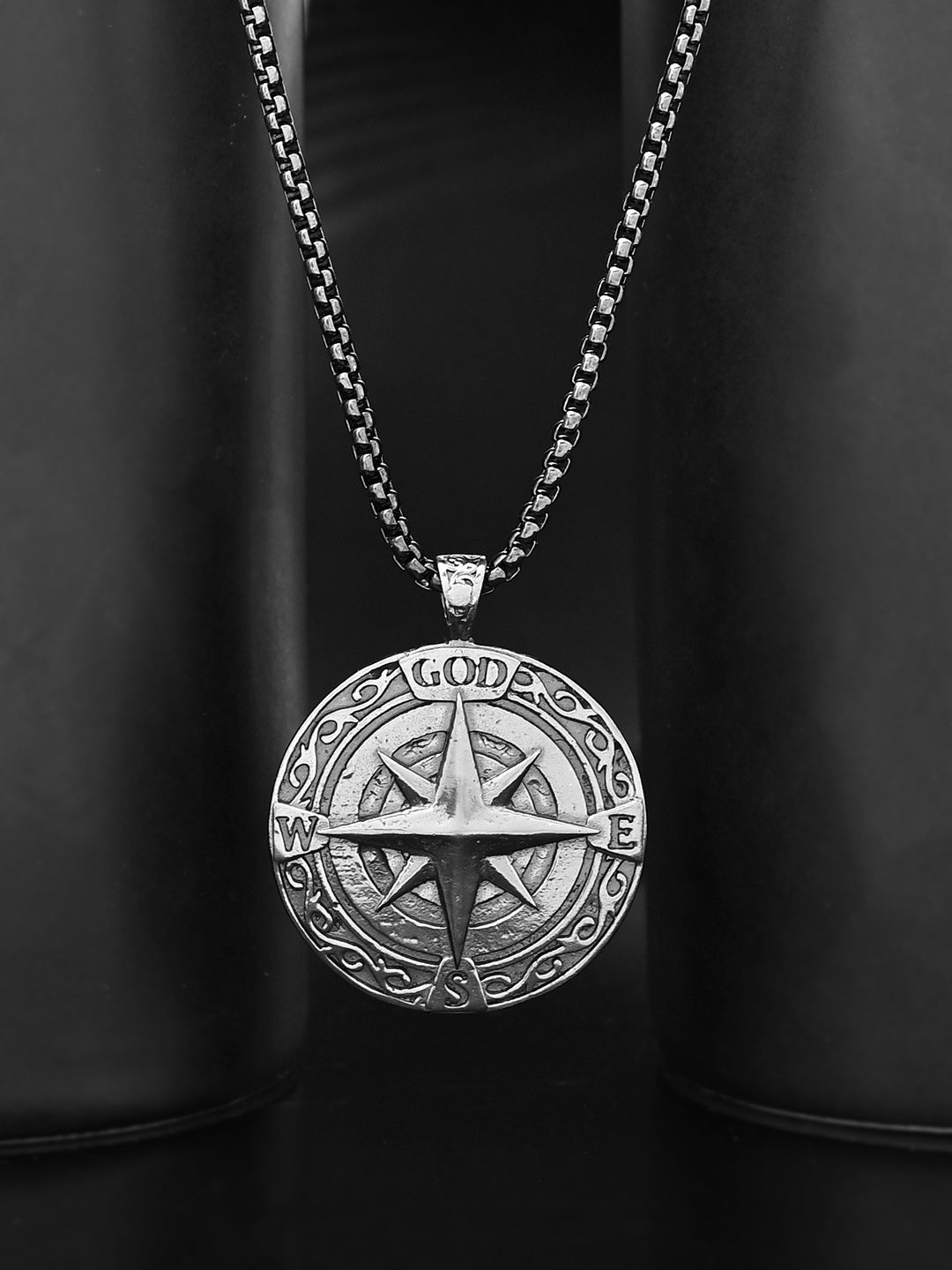 

Voylla Men Rhodium Plated Compass Pendant With Chain, Silver