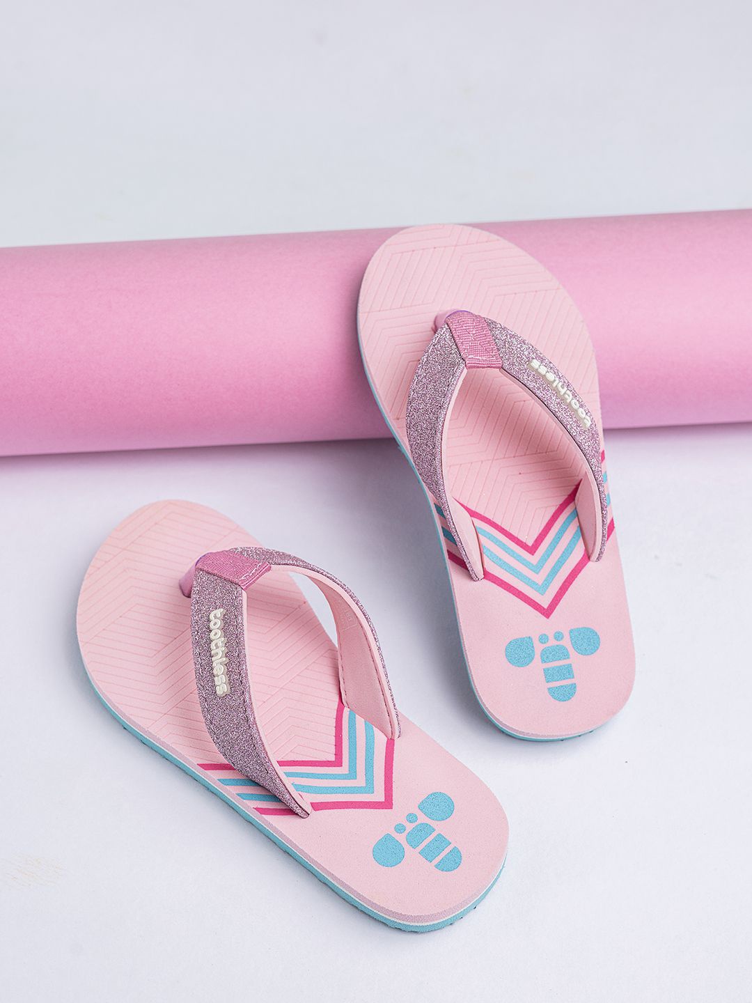 

toothless Girls Printed Rubber Thong Flip-Flops, Pink