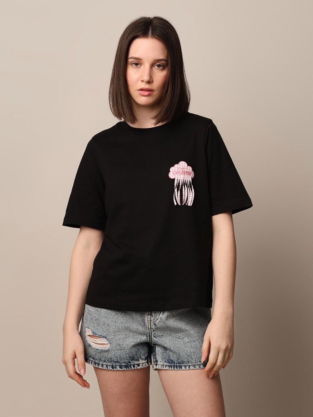 

ONLY Women Solid Round Neck Cotton T-shirt, Black