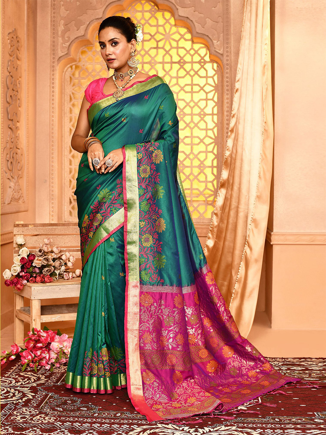 

elora Woven Design Zari Banarasi Saree, Green