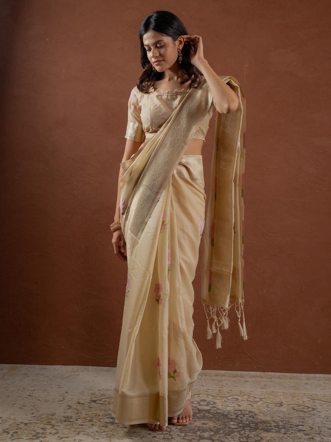 

Sangria Ethnic Motifs Woven Design Saree Comes With Unstitched Blouse Piece, Cream