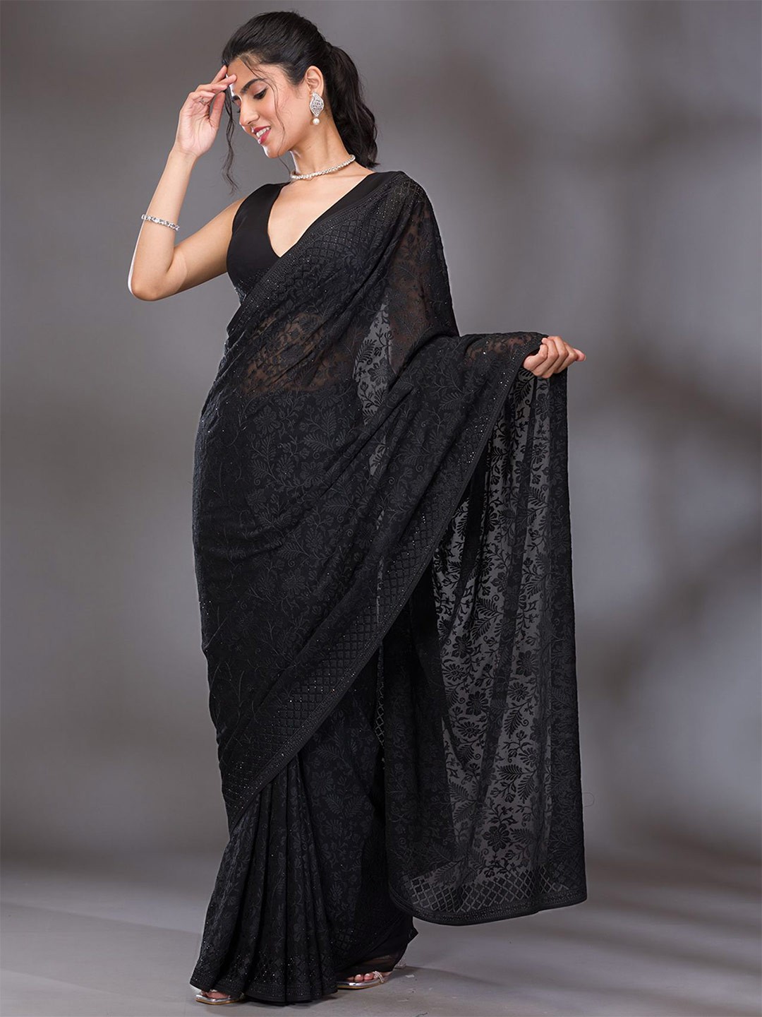 

Koskii Floral Embroidered Pure Georgette Saree, Black