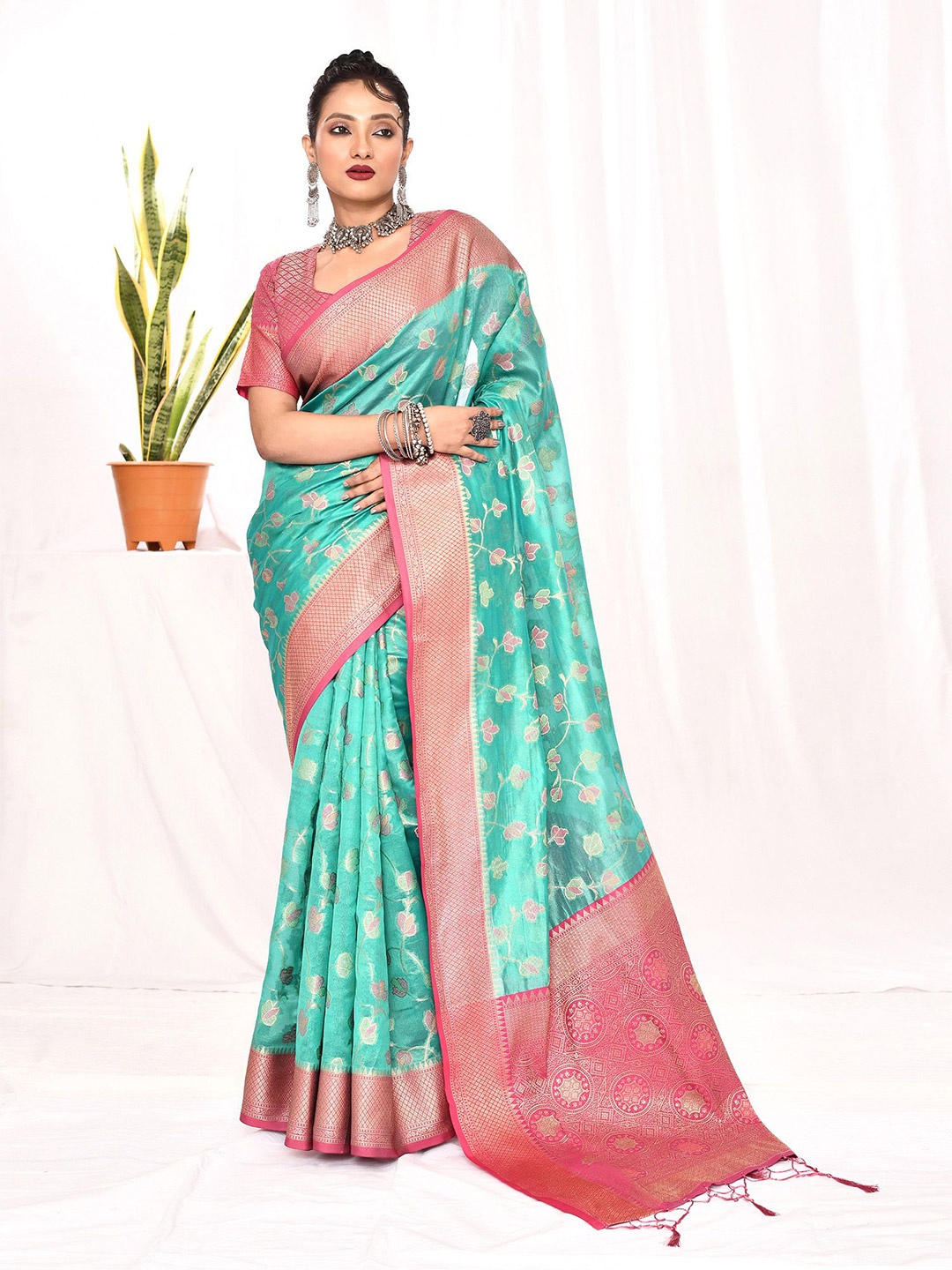 

elora Woven Design Zari Banarasi Saree, Sea green