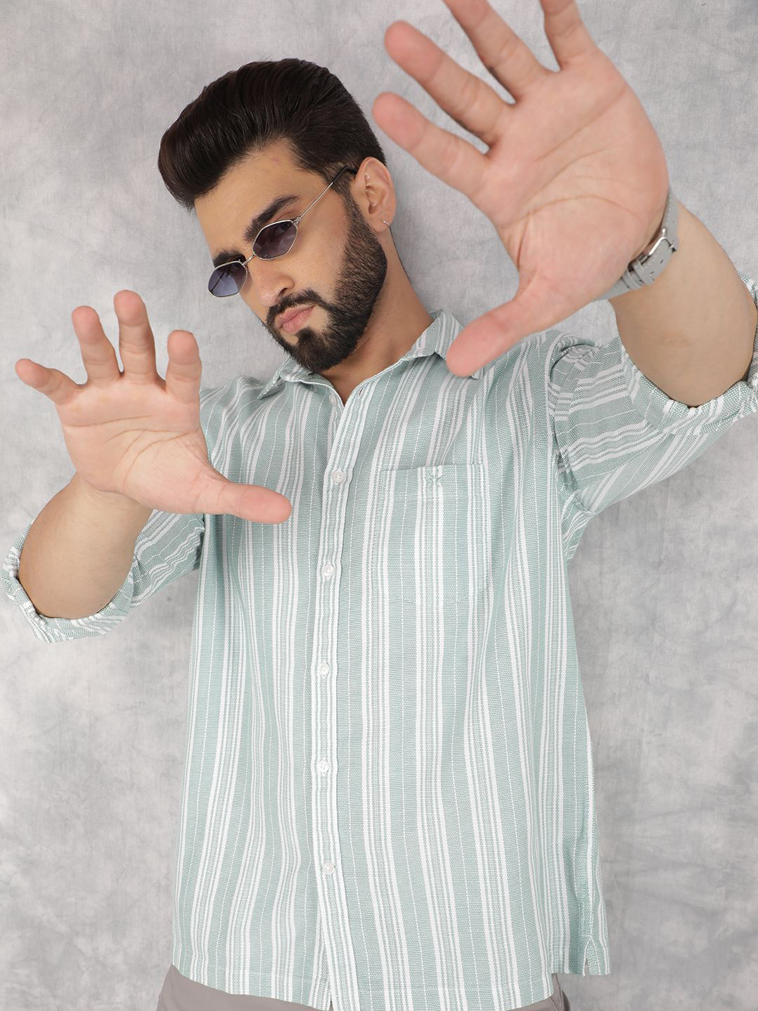 

Crimsoune Club Men Smart Spread Collar Vertical Striped Cotton Slim Fit Casual Shirt, Green