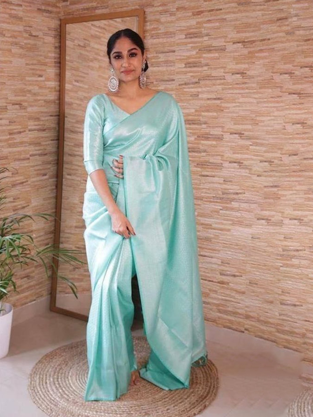 

Quelea Woven Design Zari Pure Silk Banarasi Saree, Sea green