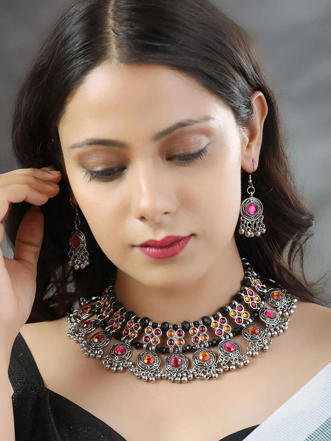

VAGHBHATT Silver-Plated Stones-Studded & Beaded Jewellery Set