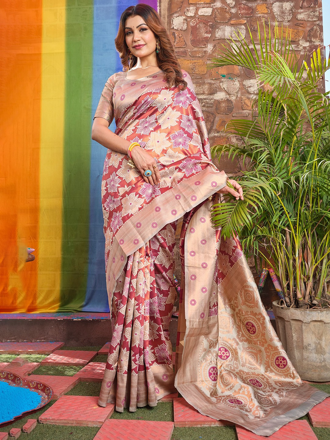

Quelea Woven Design Zari Pure Silk Banarasi Saree, Cream