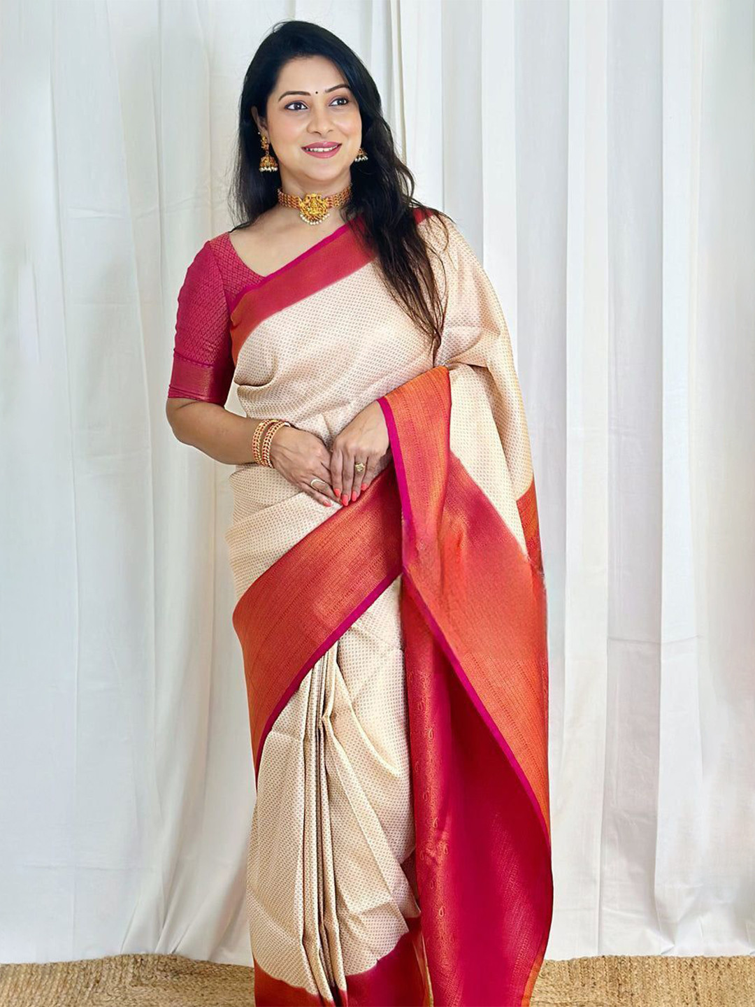 

Quelea Checked Zari Pure Silk Banarasi Saree, White