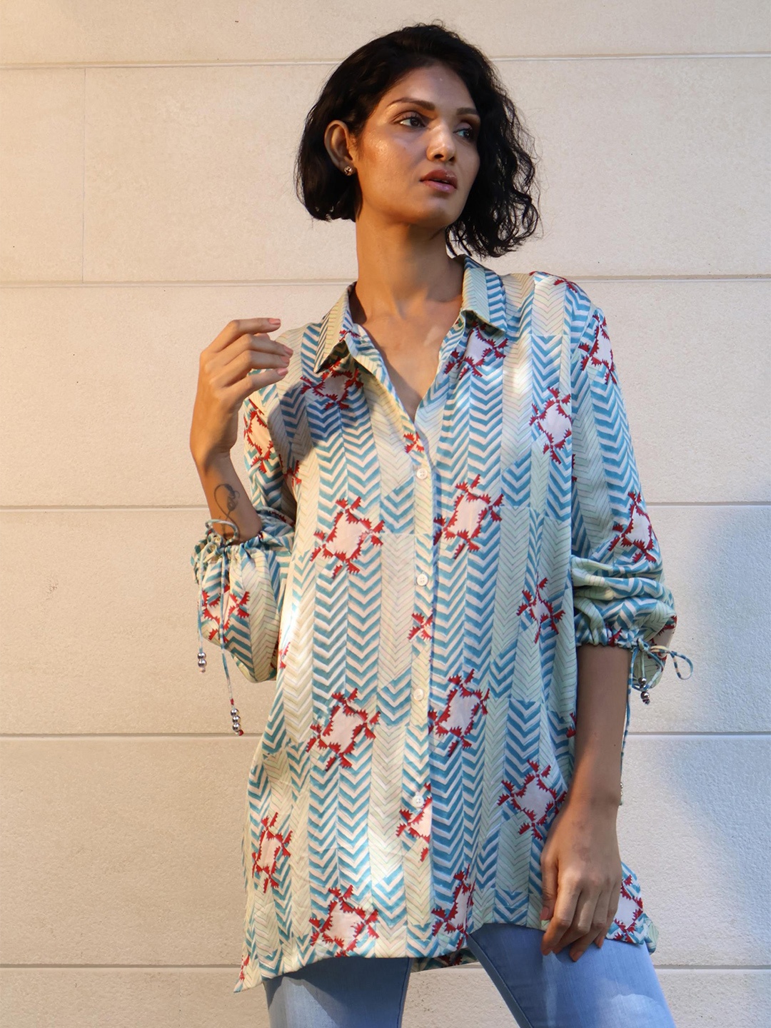 

AMROOD Women Spread Collar Floral Printed Casual Shirt, Green