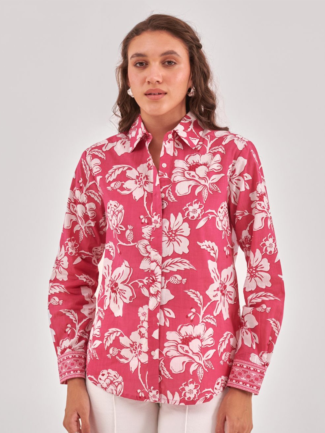 

QOMN Women Straight Spread Collar Floral Printed Cotton Casual Shirt, Fuchsia
