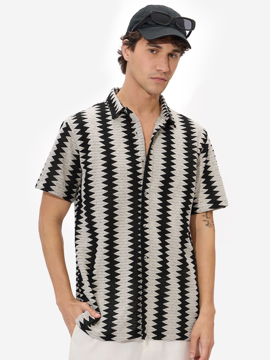 

The Souled Store Men Spread Collar Textured Solid Cotton Casual Shirt, Black