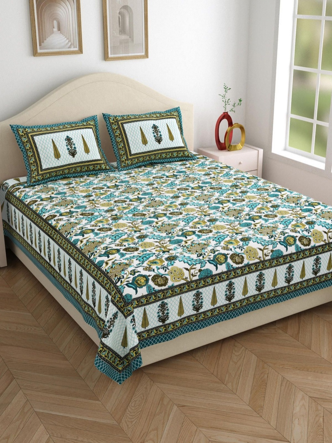 

Salona Bichona Green Floral Printed 120 TC Pure Cotton Queen Bedsheet With 2 Pillow Covers
