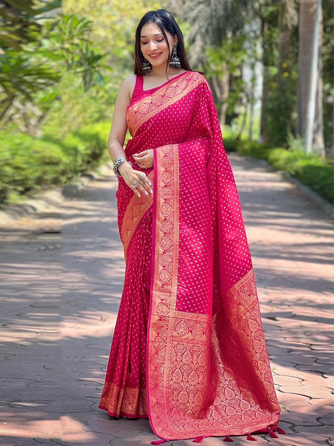 

Mitera Ethnic Motifs Woven Design Zari Banarasi Saree, Pink