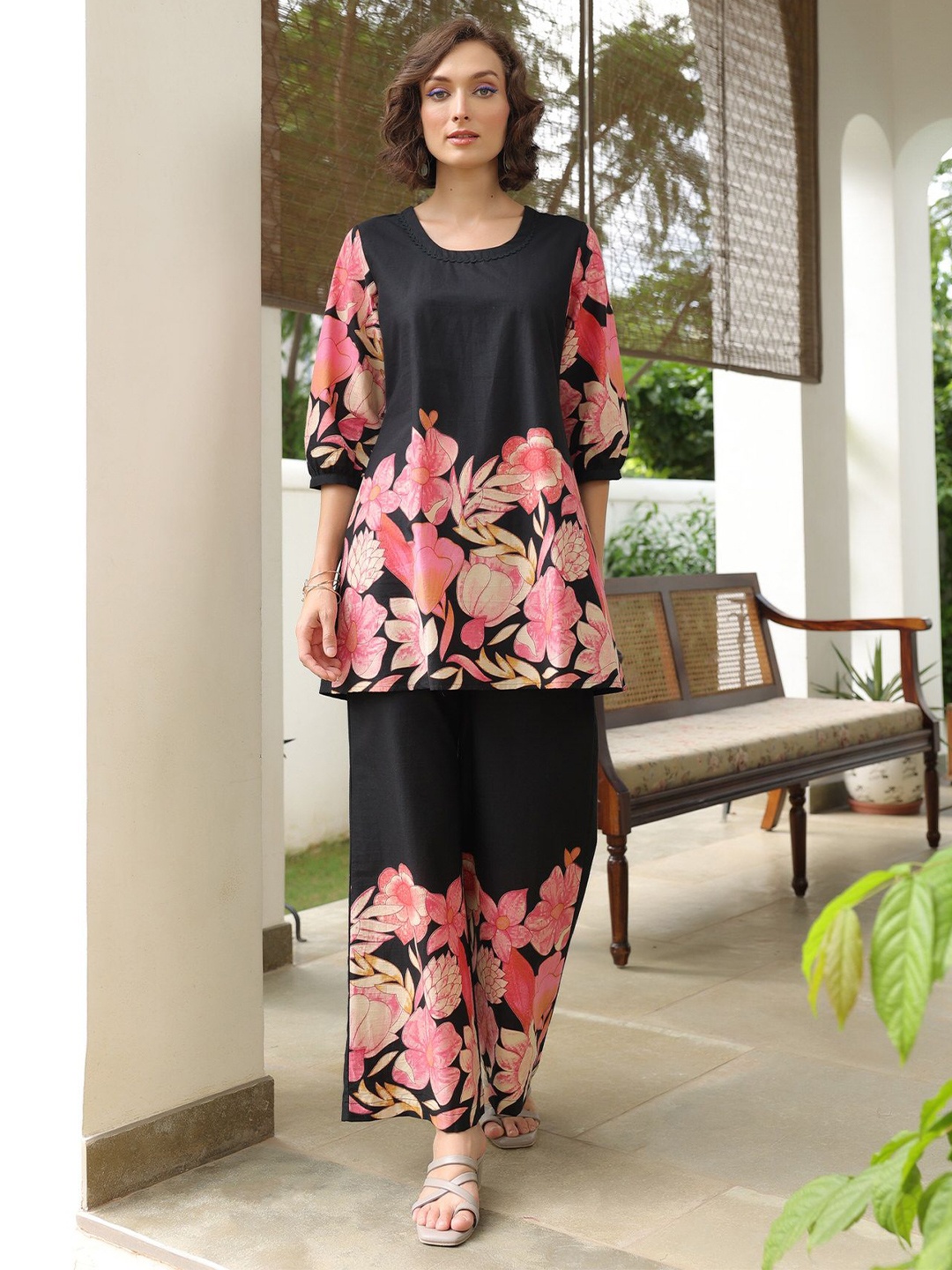 

JISORA Floral Printed Cuffed Sleeves Pure Cotton Tunic With Palazzos, Black