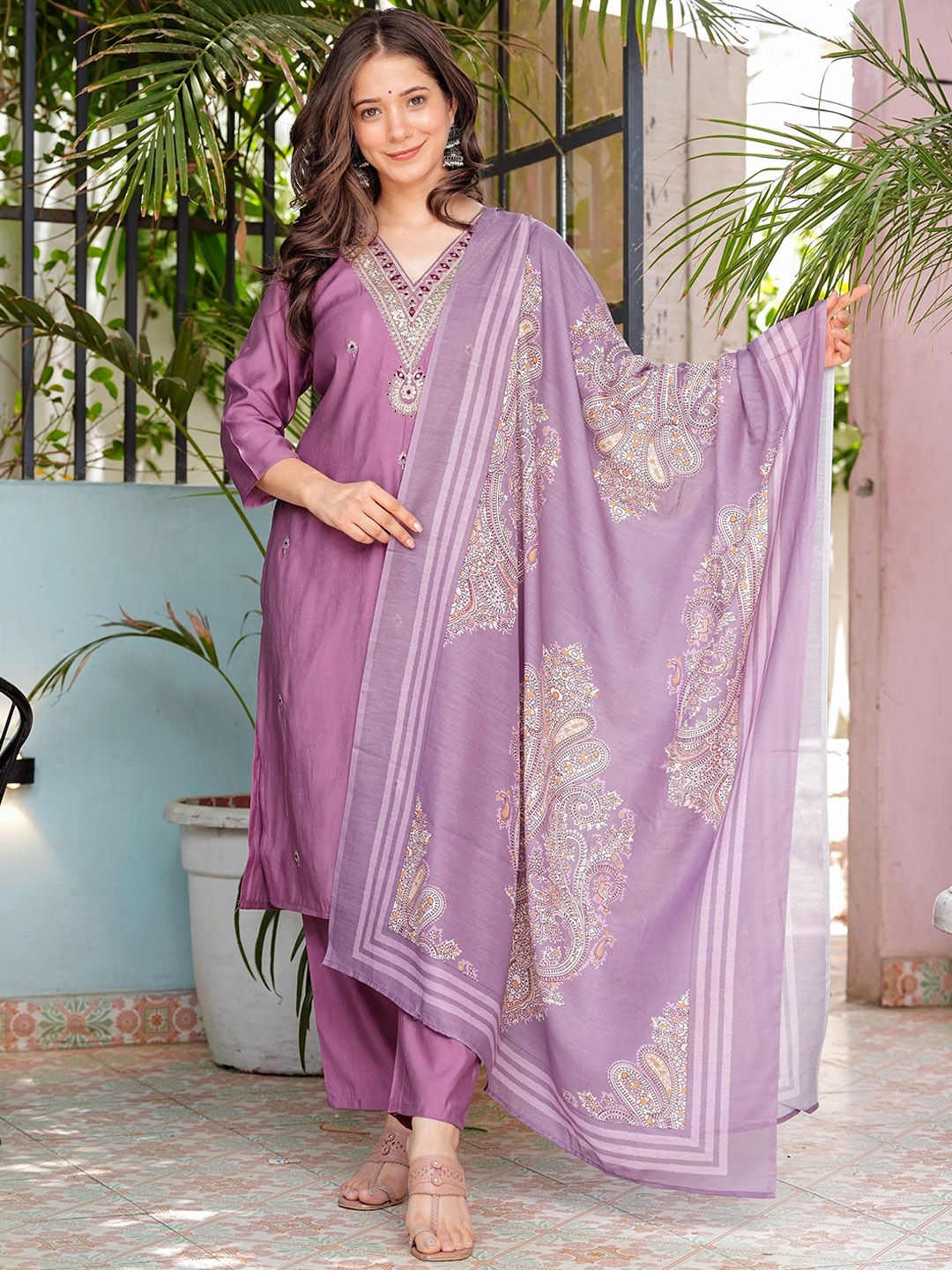 

MILAAV Ethnic Motifs Embroidered Sequinned Kurta with Trousers & Dupatta, Lavender