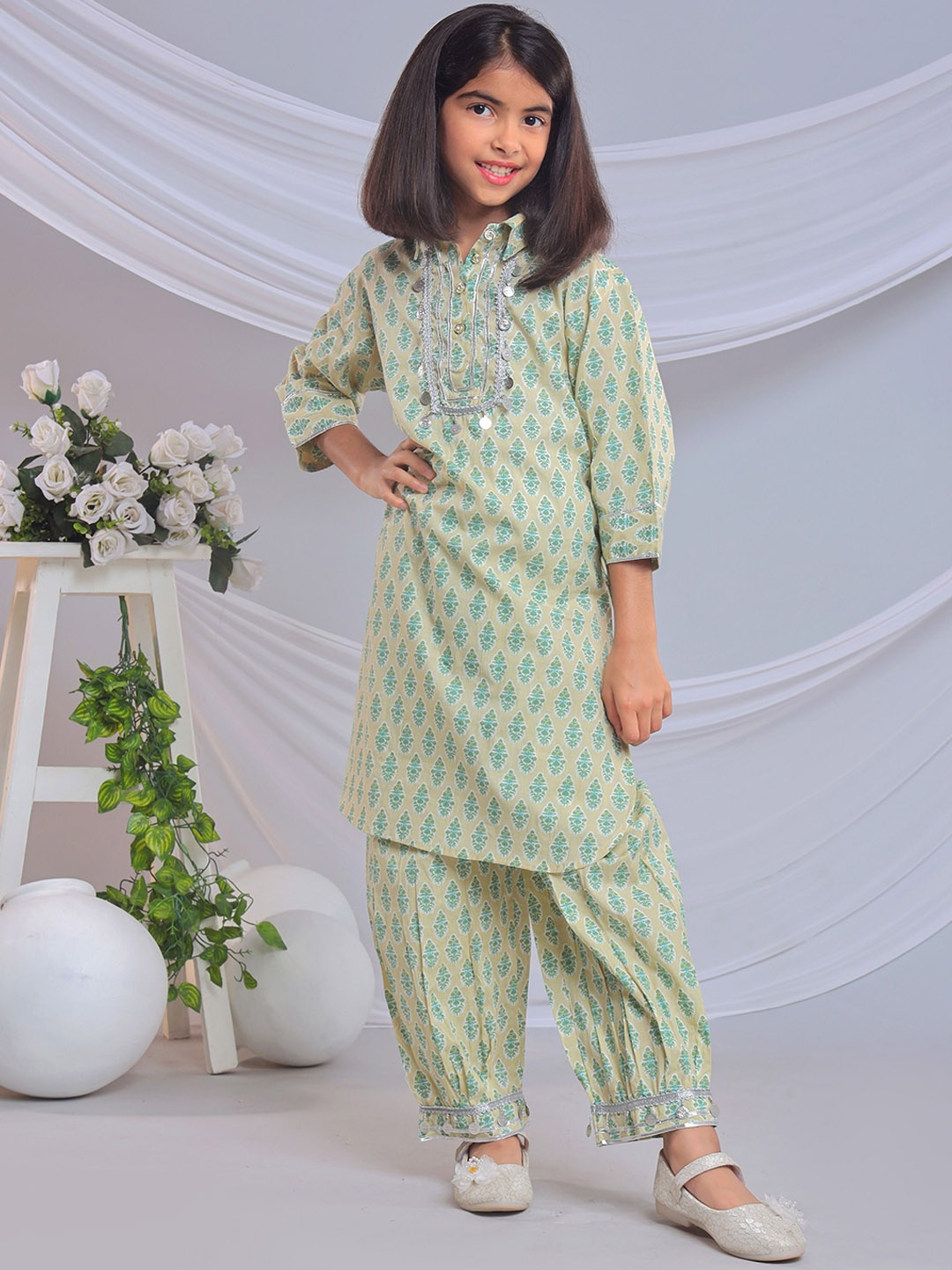 

BAESD Girls Ethnic Motifs Printed Shirt Collar Pure Cotton A-Line Kurta with Pyjamas, Green