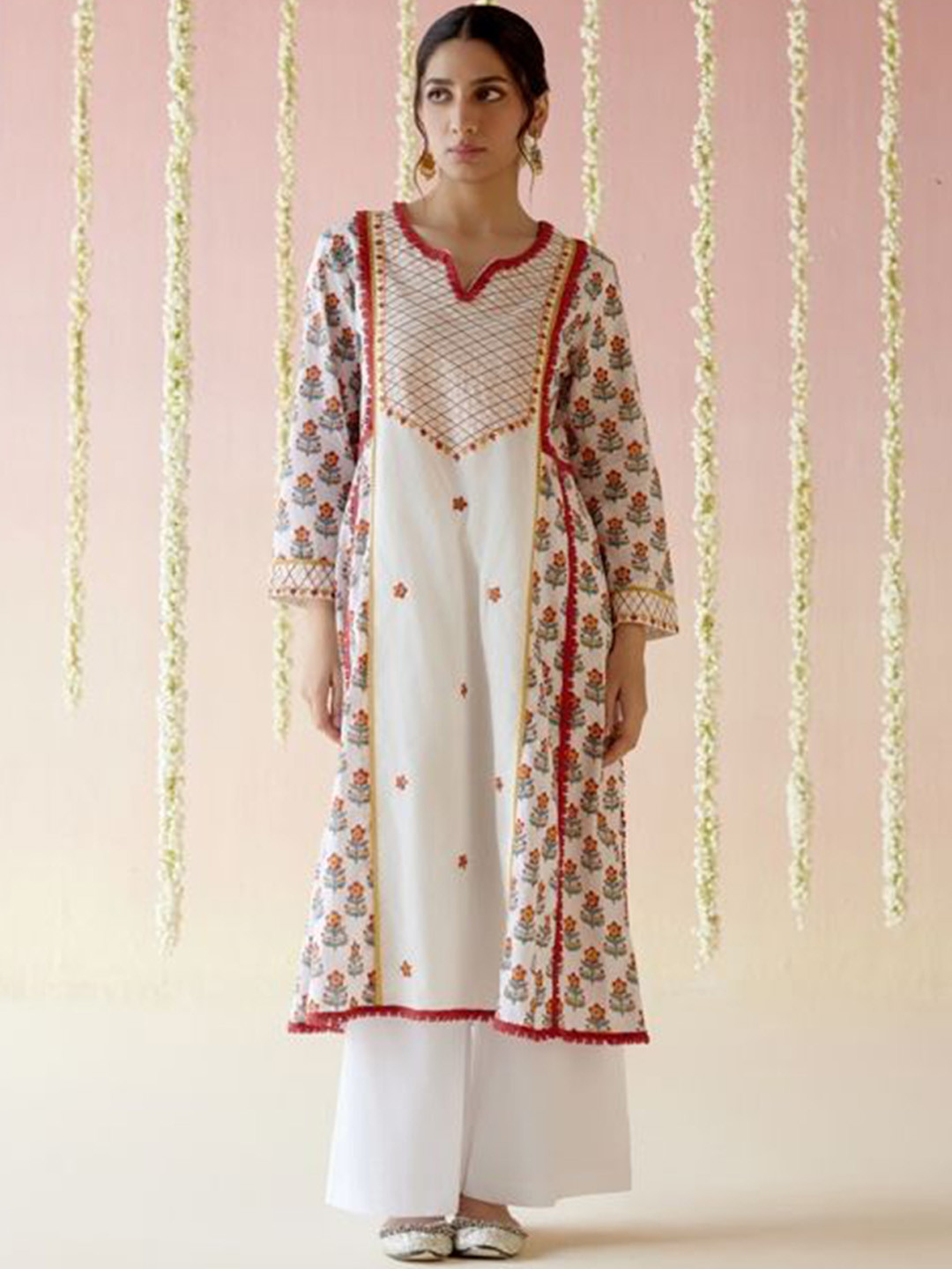 

NERO Floral Printed Panelled Cotton A-Line Kurta, Red