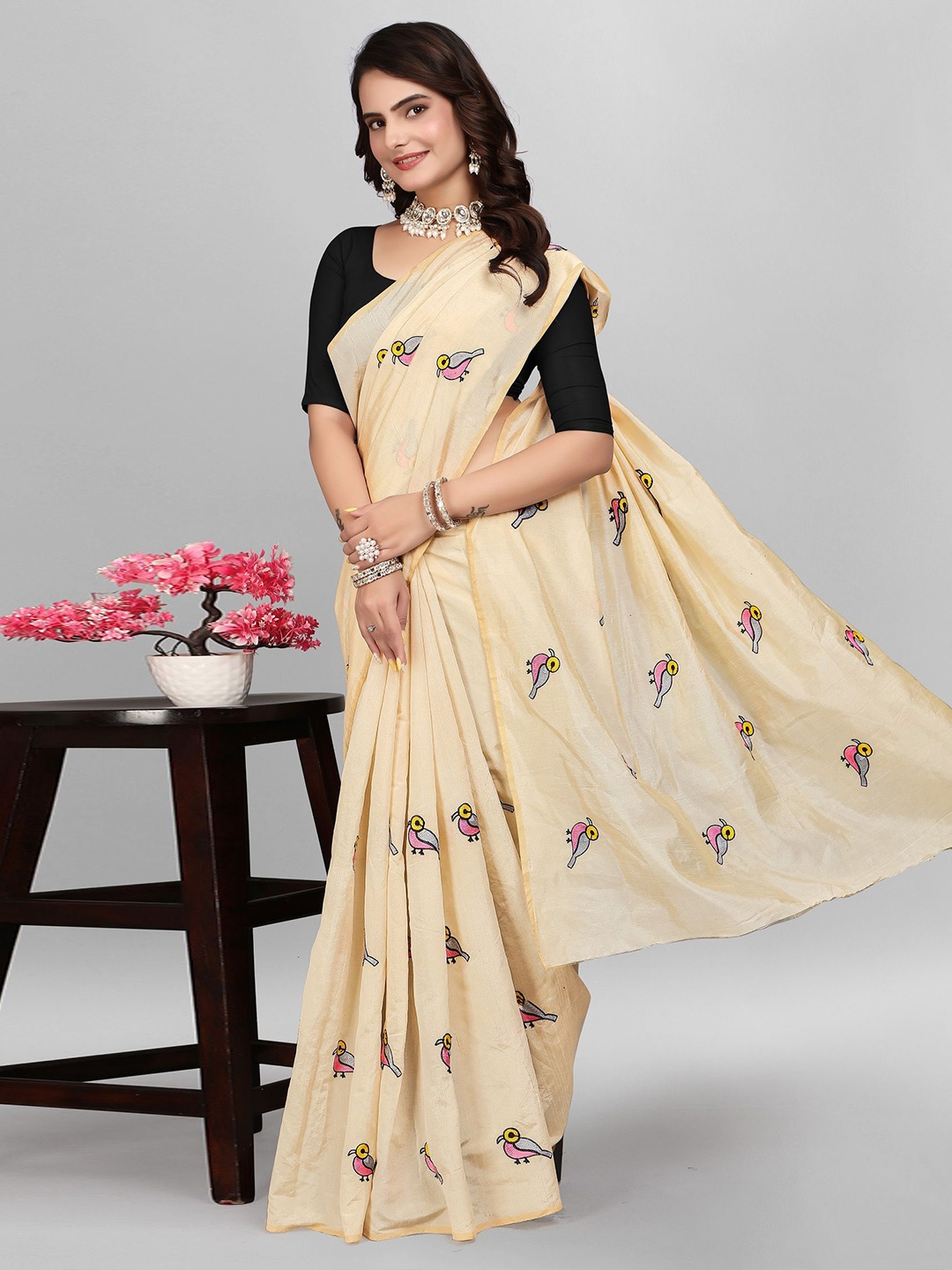 

Aika Abstract Embroidered Pure Cotton Ready to Wear Chanderi Saree, Cream