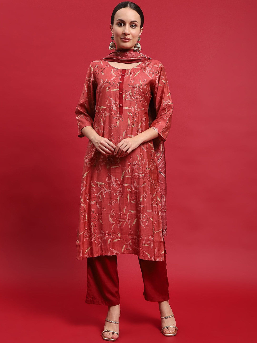 

Shree Floral Printed Regular Liva Kurta With Trousers & Dupatta, Maroon