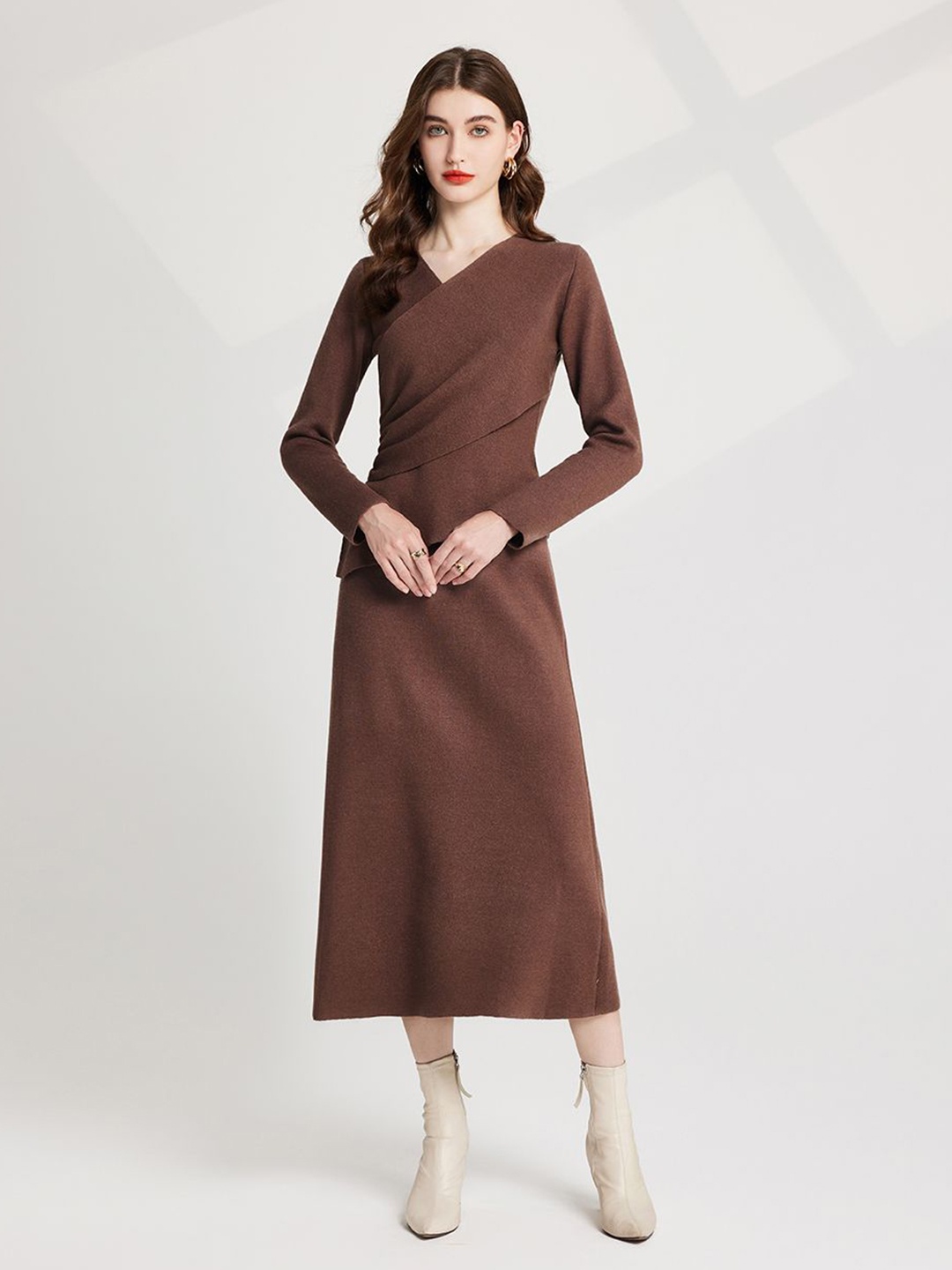 

JC Collection V-Neck Long Sleeves Sheath Dress, Coffee brown