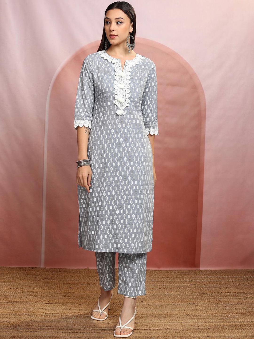 

Vishudh Ethnic Motifs Printed Pure Cotton Kurta With Trousers, Grey