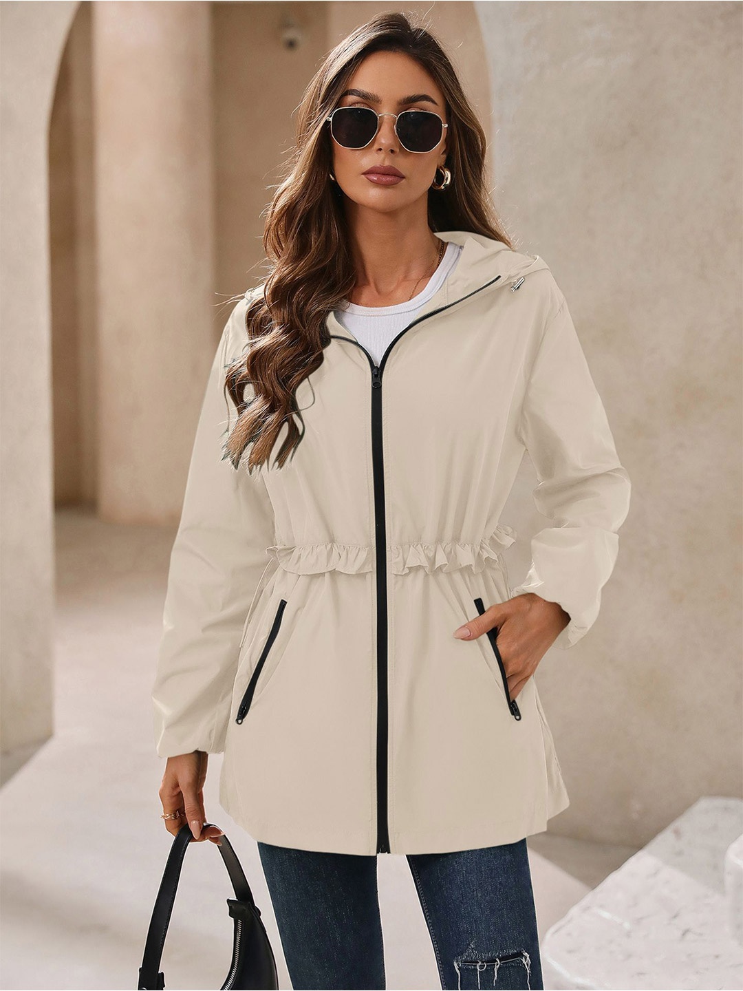 

StyleCast x Revolte Beige Hooded Long Sleeves Shrug