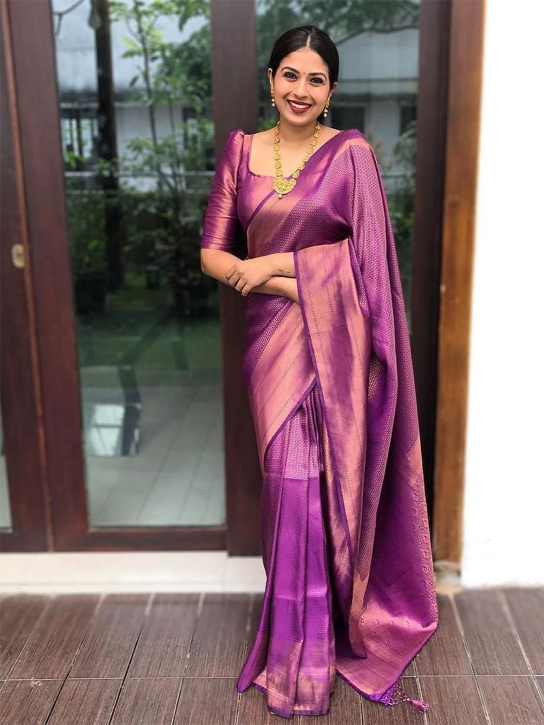 

Kriyansh Woven Design Zari Kanjeevaram Saree, Purple