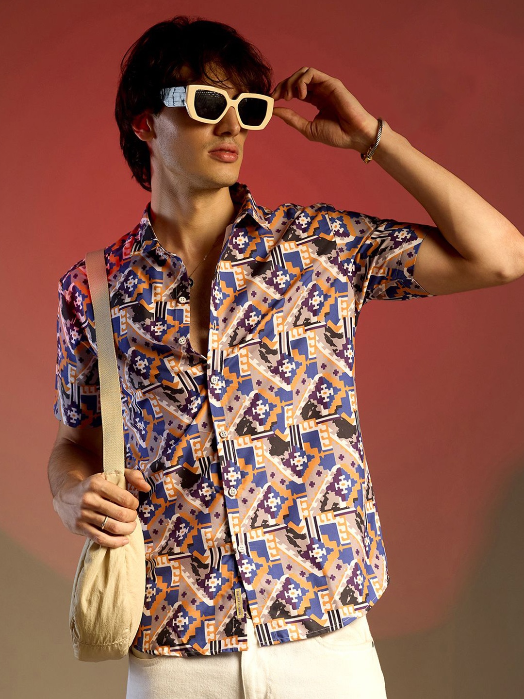 

Campus Sutra Men Comfort Spread Collar Graphic Printed Casual Shirt, Multi
