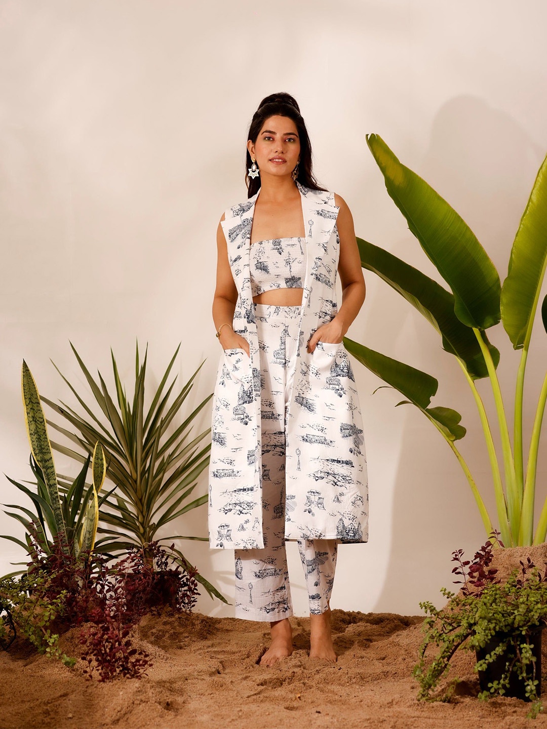 

MOONSTRUCK Floral Print Fit & Flare Maxi Dress, White