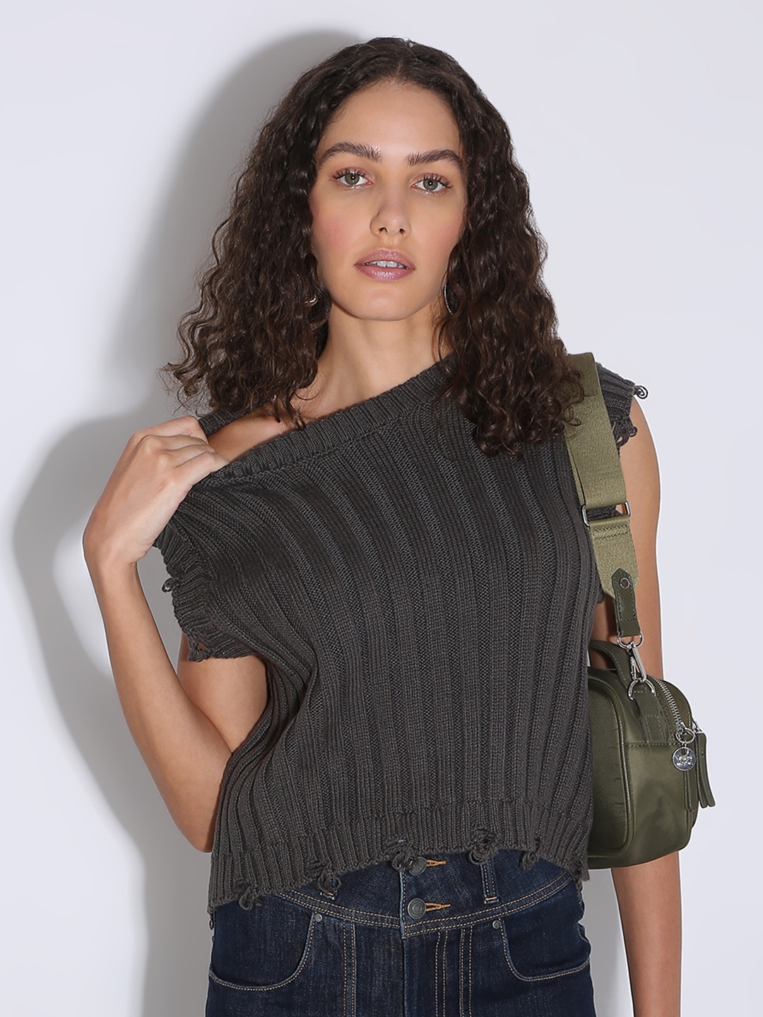 

Vero Moda Women Self Design Boat Neck Sleeveless Sweater, Grey