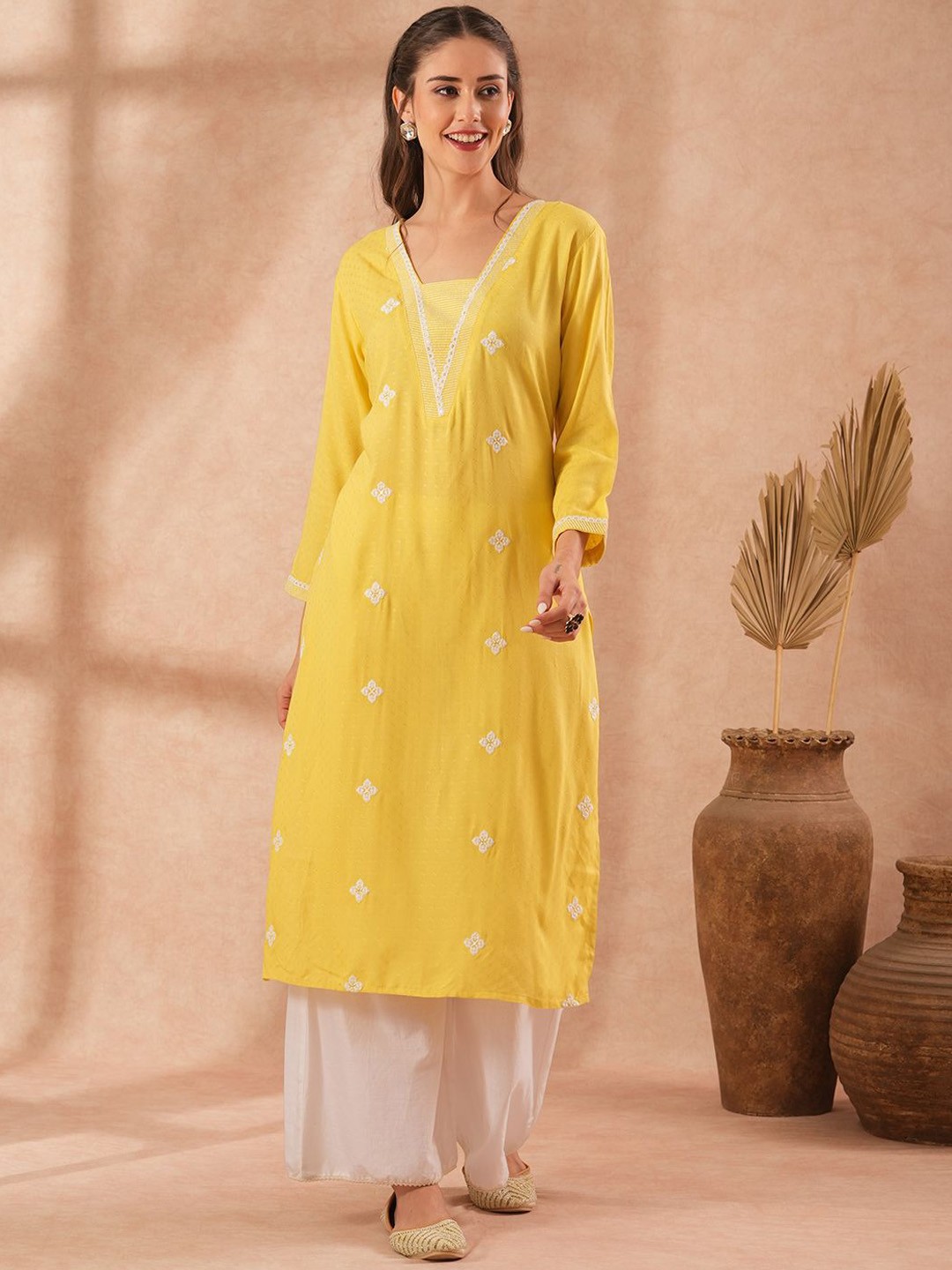 

FASHOR Ethnic Motifs Embroidered Sequinned V-Neck Straight Kurta, Yellow