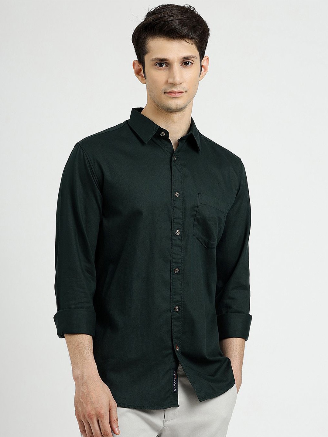 

JADE BLUE Men Cutaway Collar Solid Cotton Slim Fit Casual Shirt, Green