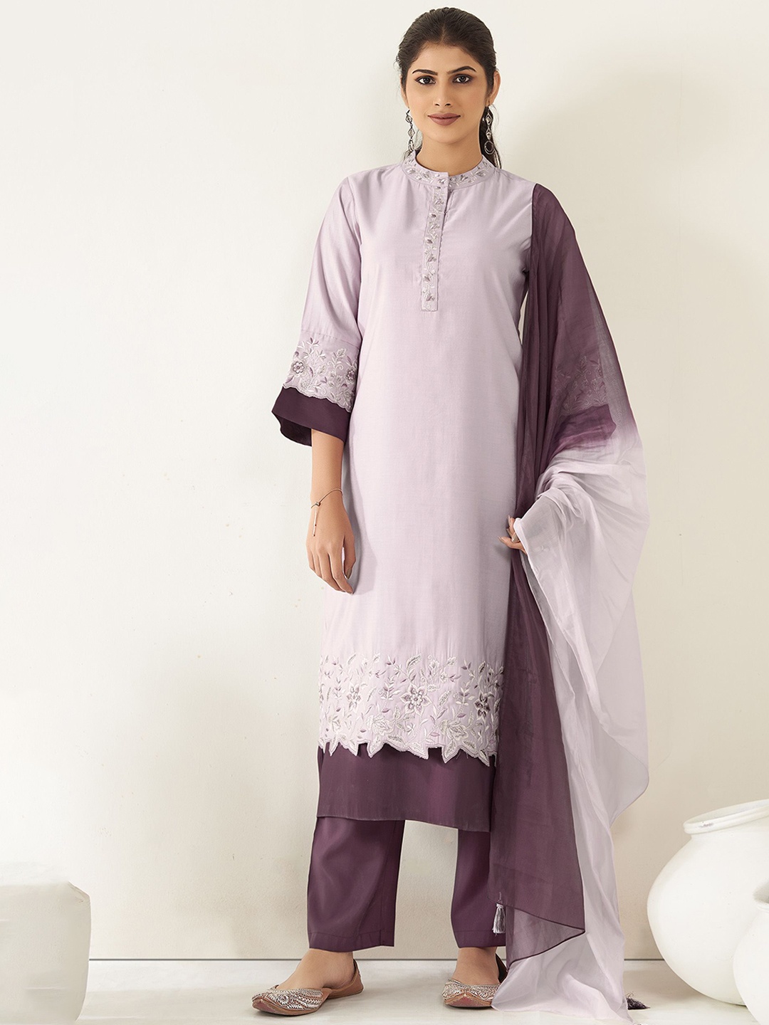 

Anouk Embroidered Regular Chanderi Silk Straight Kurta with Trousers & Dupatta, Mauve