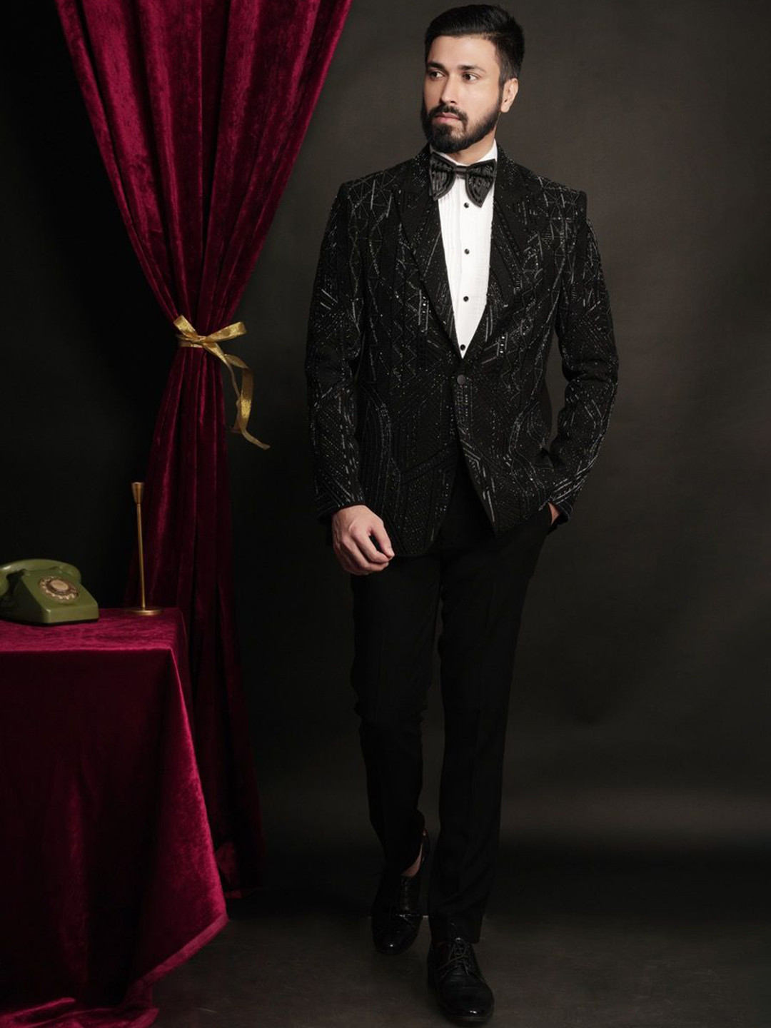 

sven suits Men 4 Pieces Embroidered Single-Breasted Suits, Black
