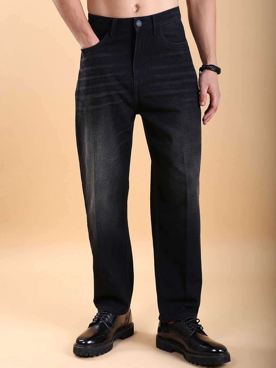 

HIGHLANDER Men Straight Fit Light Fade Jeans, Black