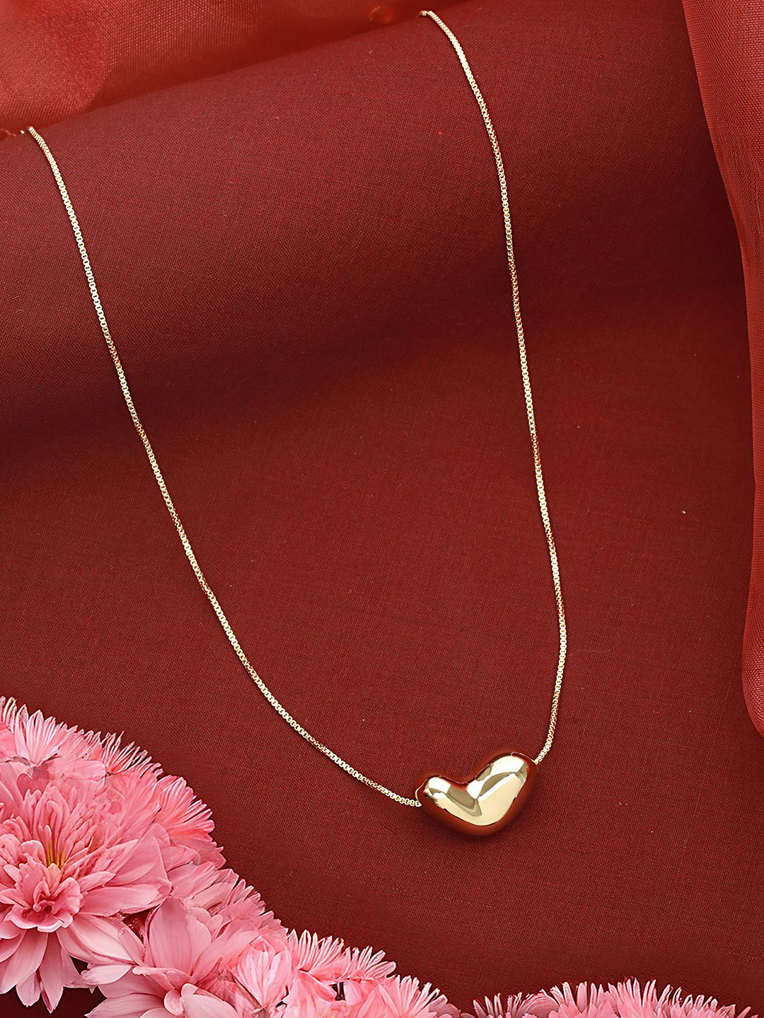 

SARAF TRENDZ Anti-tarnish Gold-Plated Heart Pendant Chain Necklace