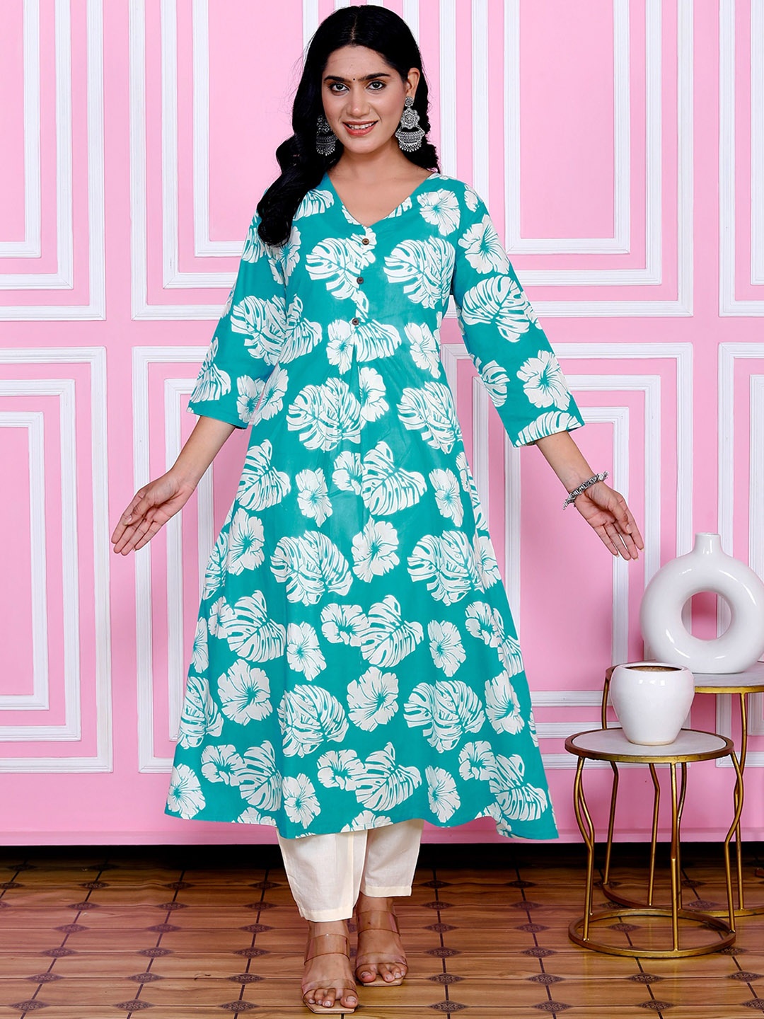 

Shriji fashion Floral Printed V-Neck Pure Cotton A-Line Kurta With Trouser, Blue