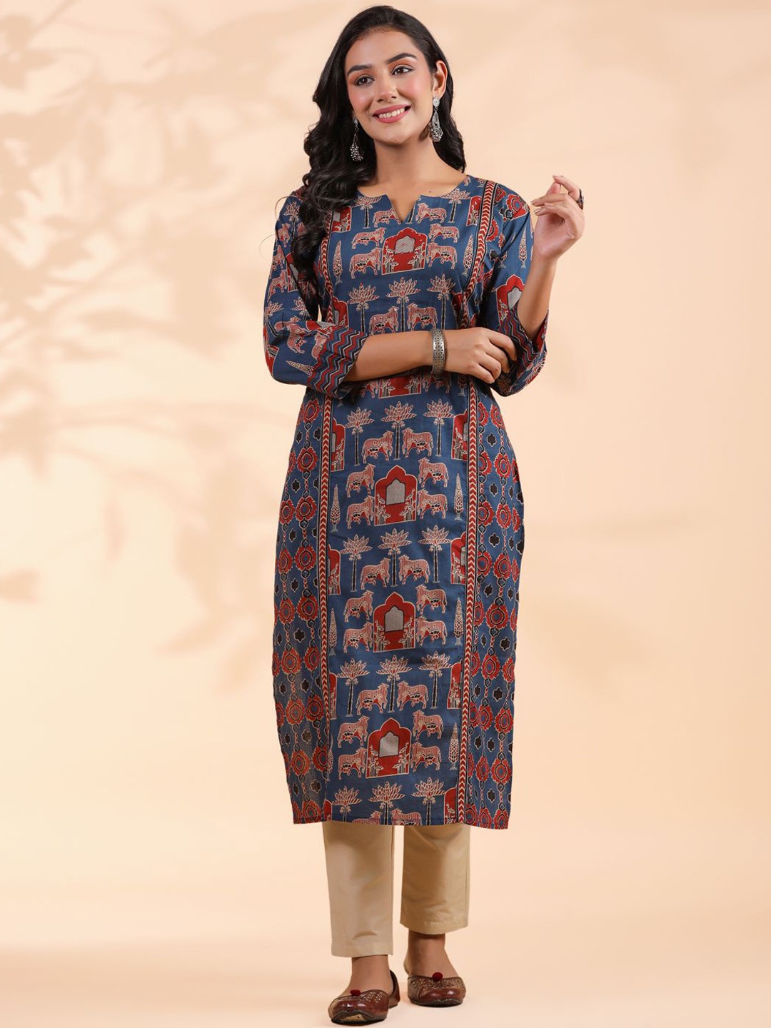 

Vbuyz Blue Ethnic Motifs Printed Sequinned Notched Round Neck Cotton Straight Kurta
