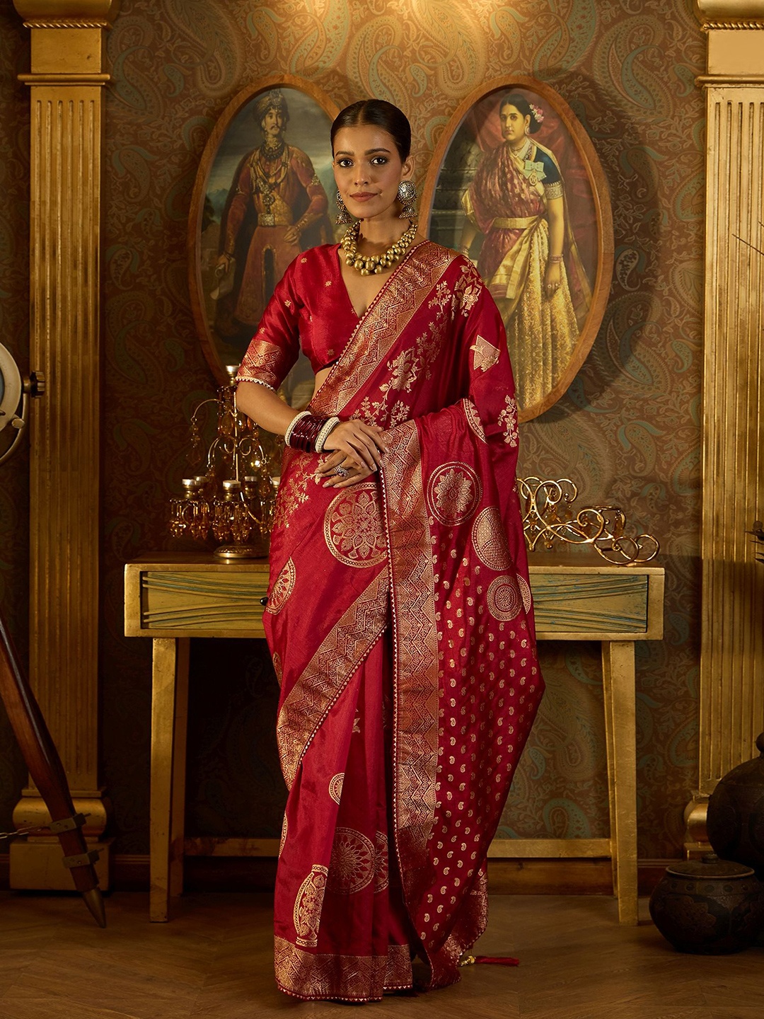 

Sangria Woven Design Saree With Blouse, Red