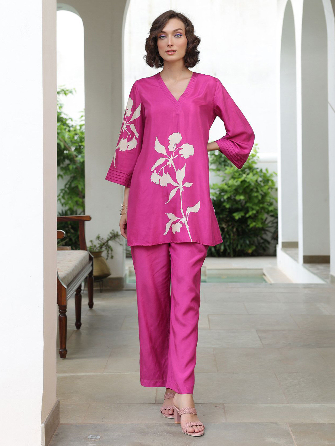 

JISORA Pink Printed V-Neck Pure Silk Tunic With Trousers
