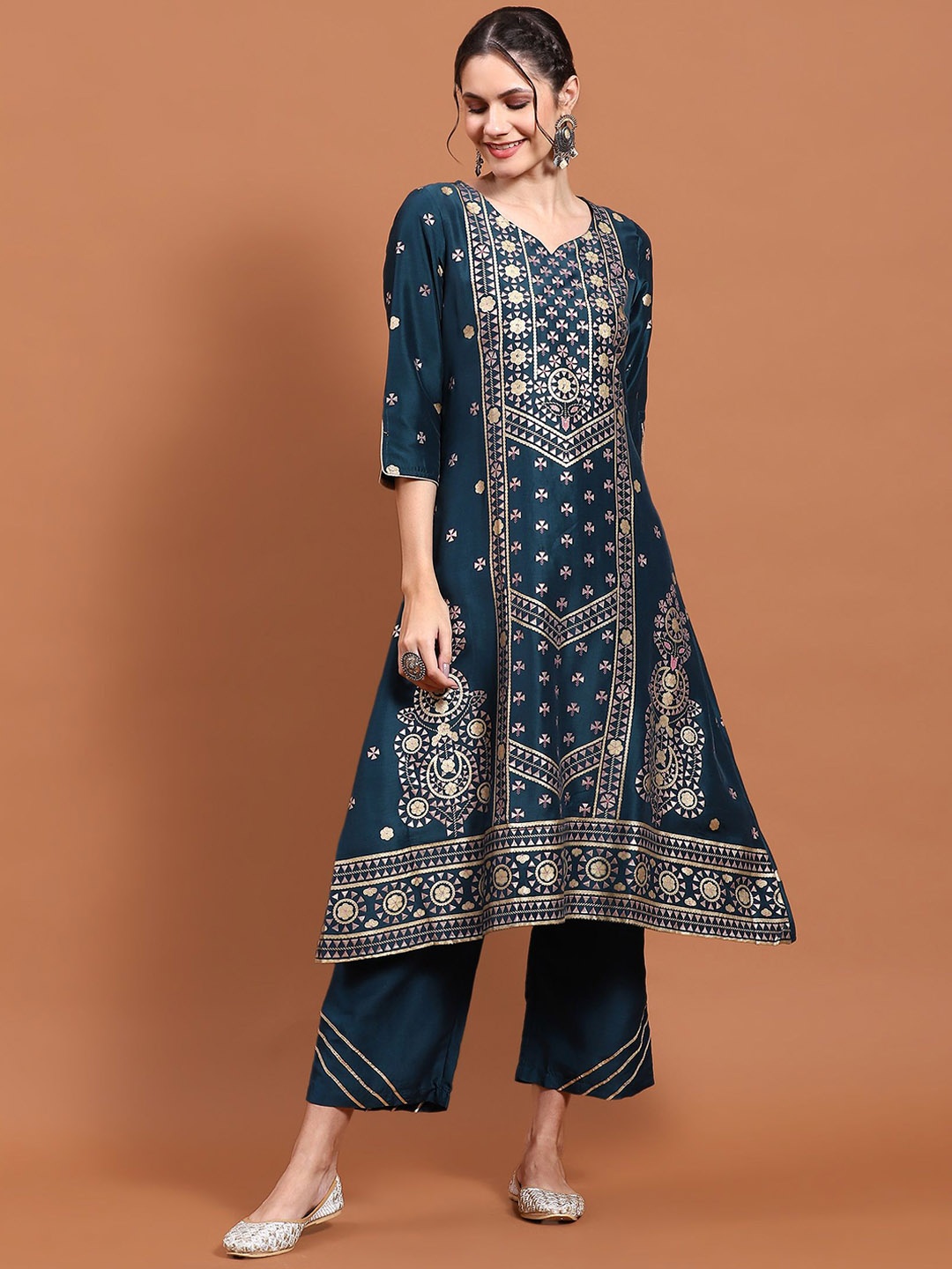 

Shree Geometric Printed Regular Liva Kurta With Trousers, Blue