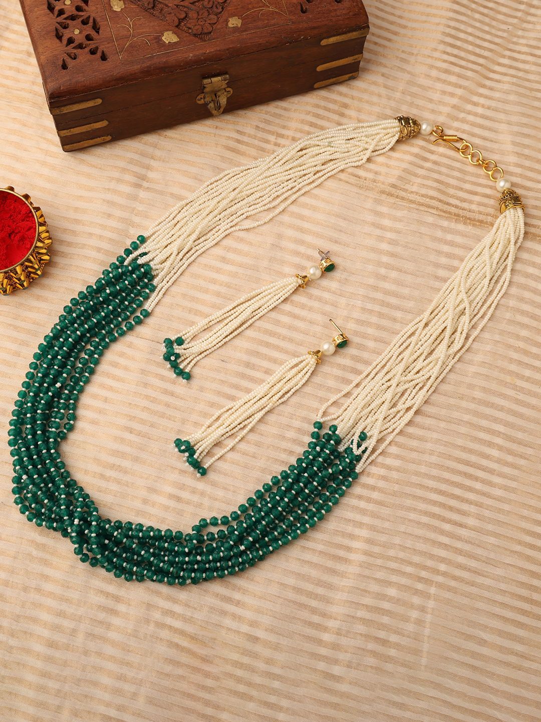 

VENI 18K Gold-Plated Pearls Stone-Studded & Beaded Jewellery Set