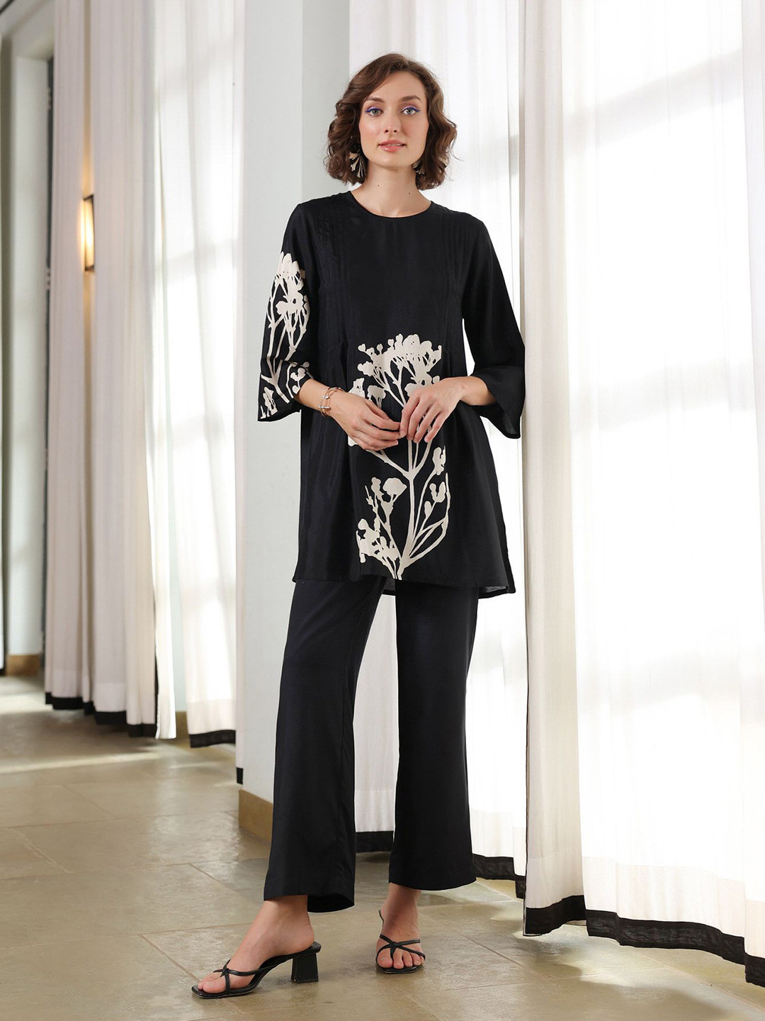 

JISORA Floral Printed Pure Silk Tunic With Trousers, Black
