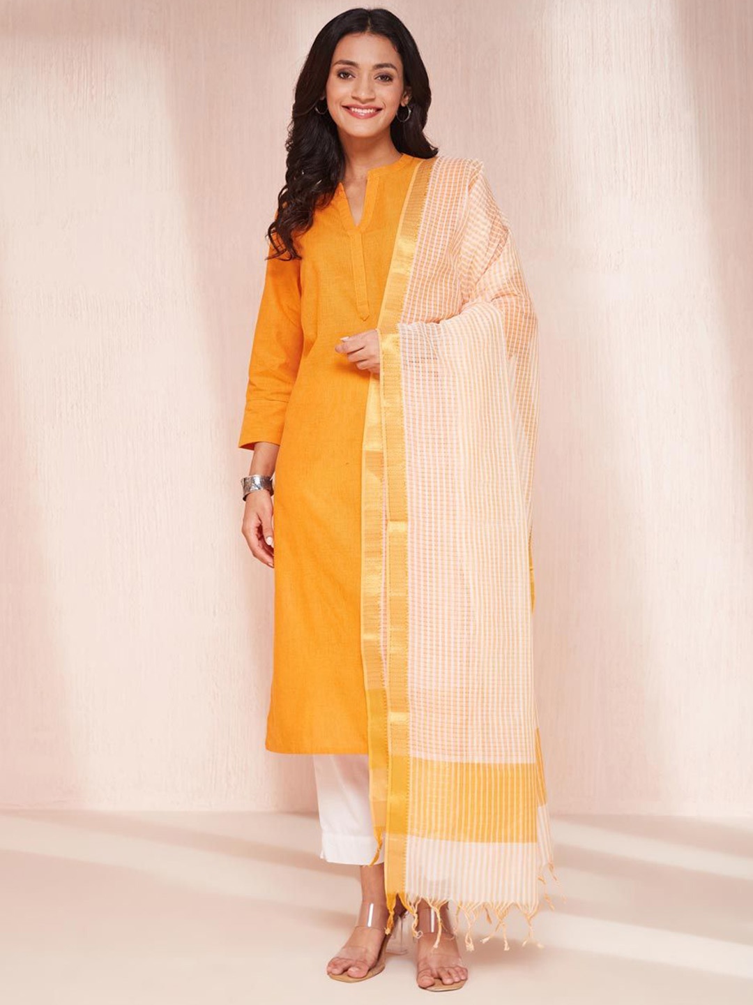 

Fabindia Mandarin Collar Straight Kurta And Dupatta, Orange